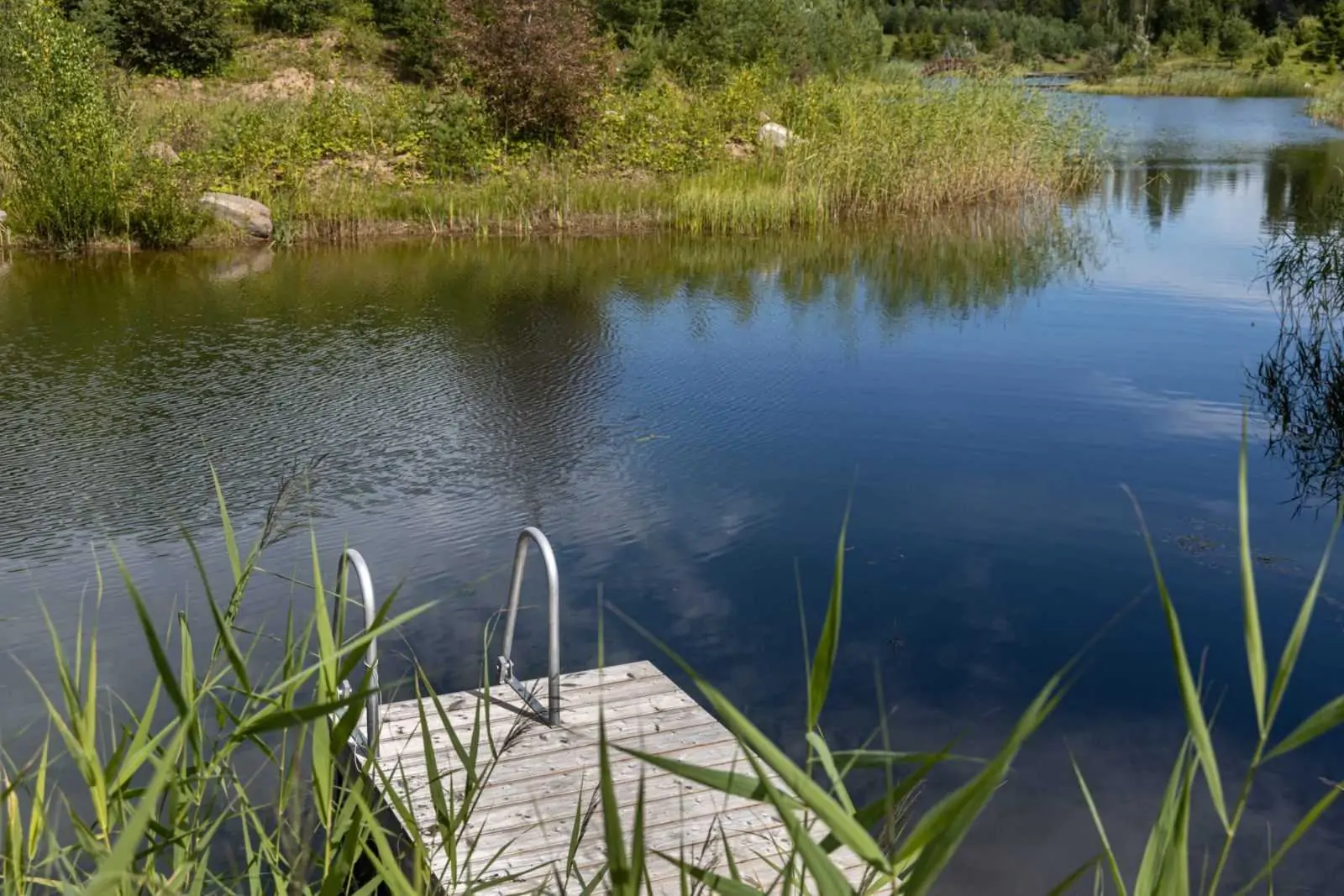 Narbuli lake pier and water access